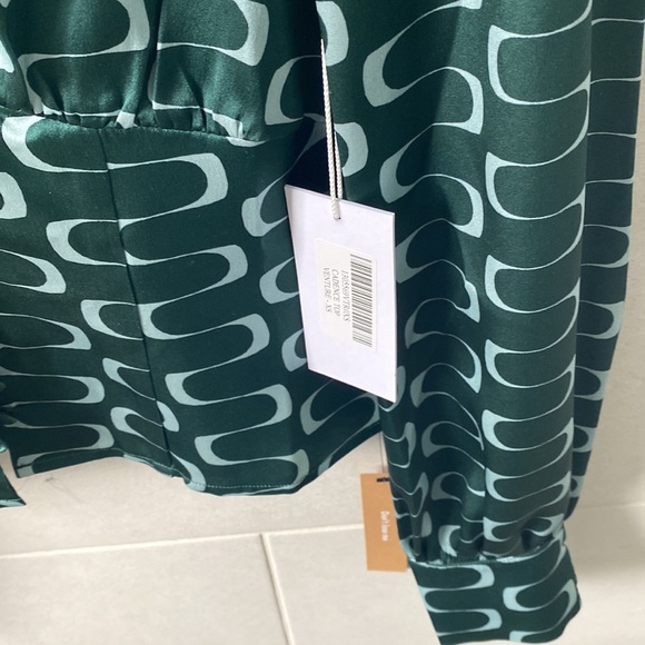 Reformation Candance Top. Pristine. - Picture 3 of 4